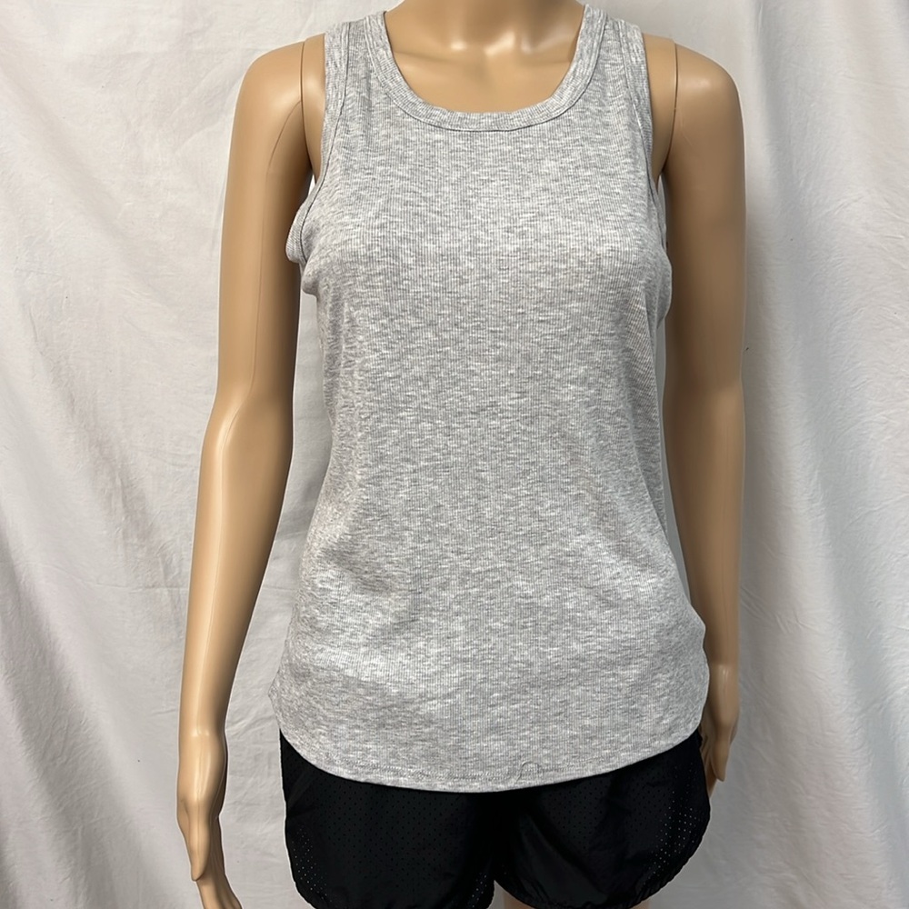 Women’s Danskin tank top size small.